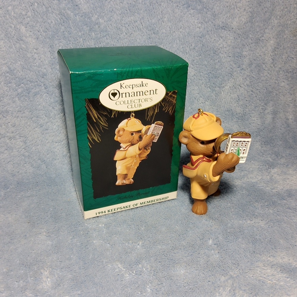 1994 Hallmark Keepsake Holiday Pursuit Teddy Christmas Ornament Collector's Club